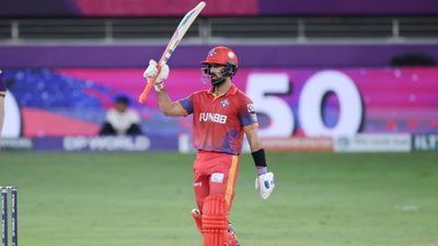 jahangir-cox-power-capitals-into-ilt20-playoffs.Click to read full article.