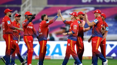 dubai-capitals-face-mi-emirates-in-crucial-dp-world-ilt20-encounter.Click to read full article.